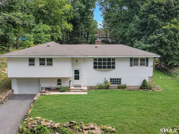 4 Musnug Road, Danbury, CT 06811
