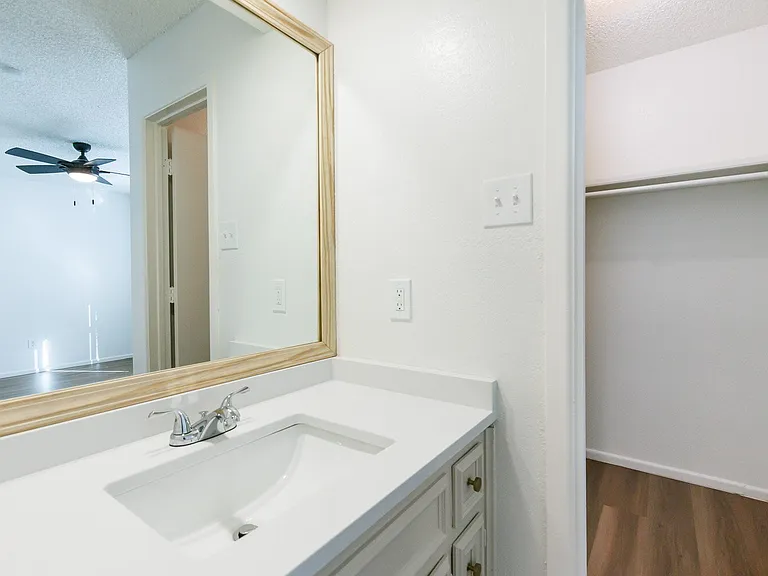 8214 Vernon Ave #B — Photo 18