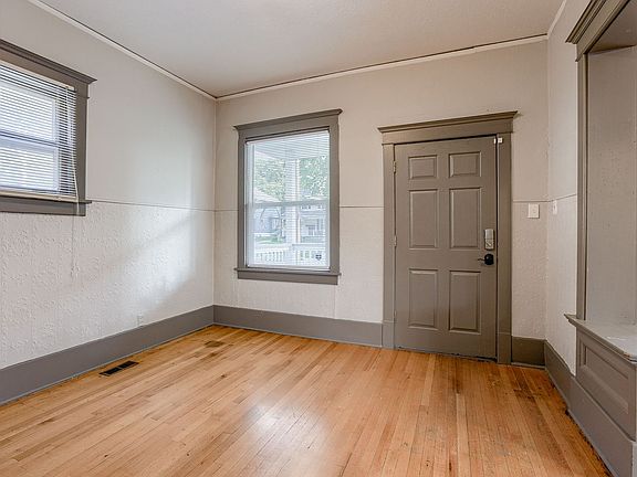 3rd image of 3411 Burt St