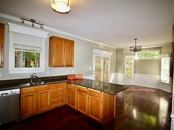 5th image of 106 Fox View Pl
