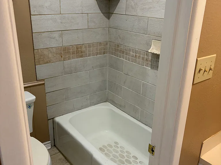 610 N Durant Ave — Photo 12