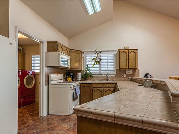 5th image of 2036 Greenlee Dr