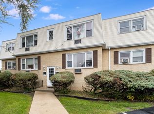 4601 Vernon Ave, Brookfield, IL 60513