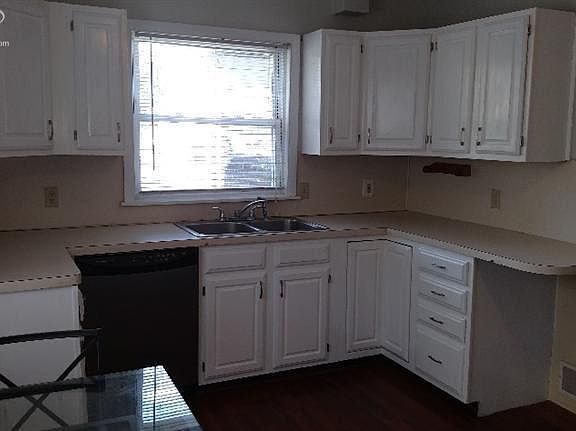 2nd image of 309 Oakland St