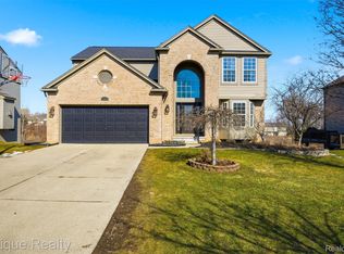7858 Turrillium Ln, Waterford, MI