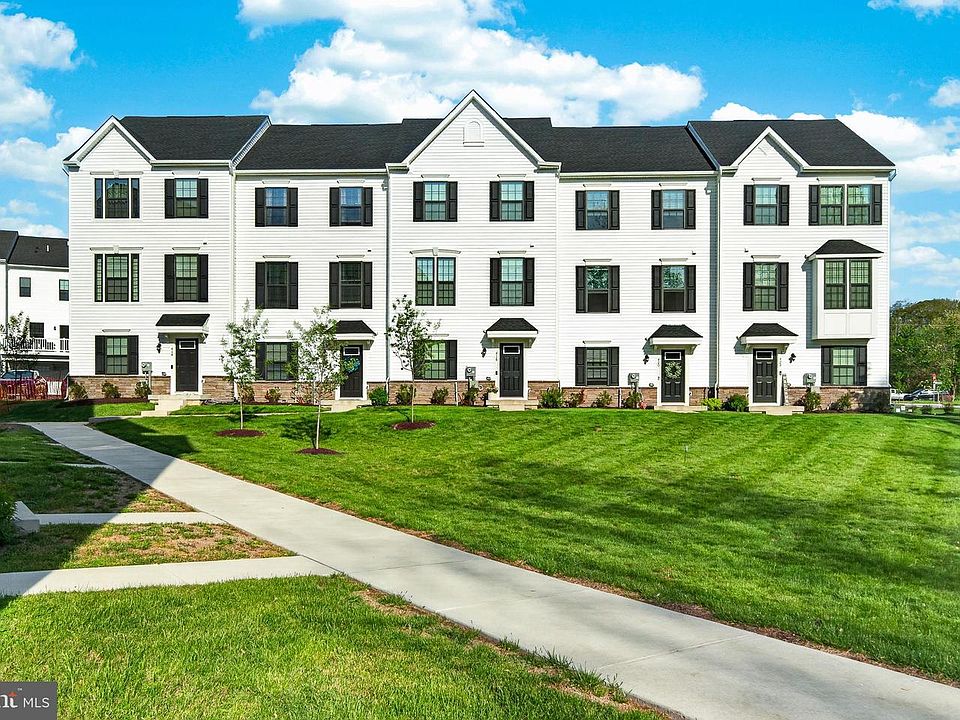 1st image of 418 Pitch Pine Way