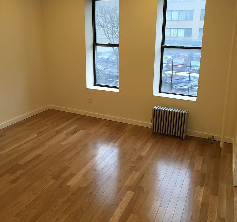 2nd image of 402 E 136th St APT 12