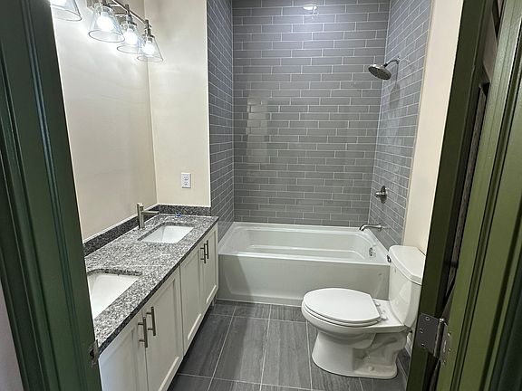 3rd image of 1902 Parsons Ave #B