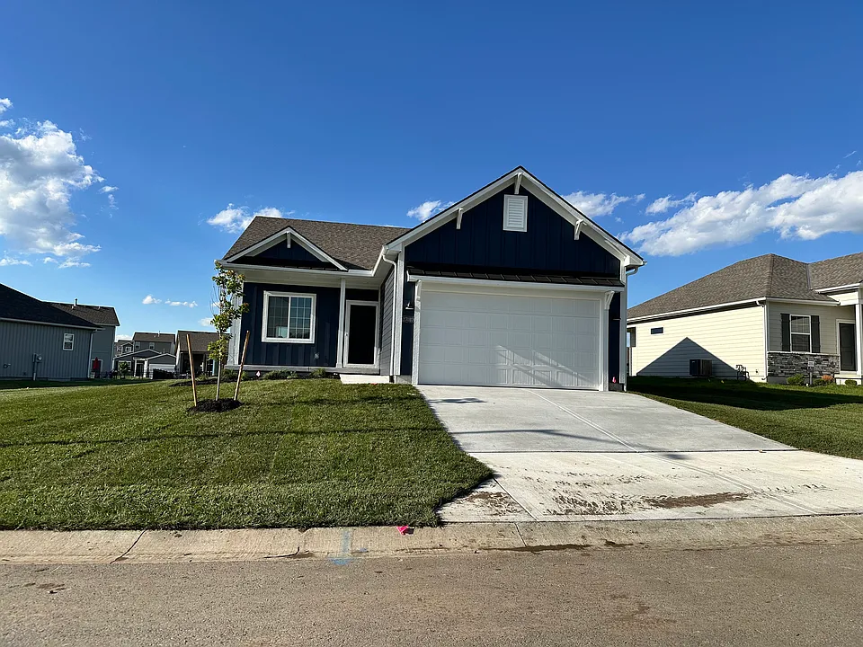 27010 E Dogwood Ln