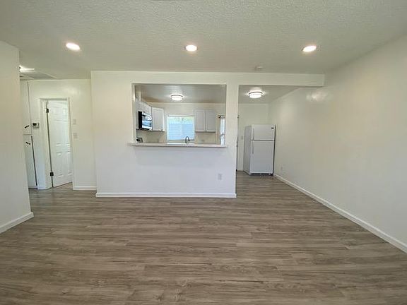 2nd image of 25113 Starr St
