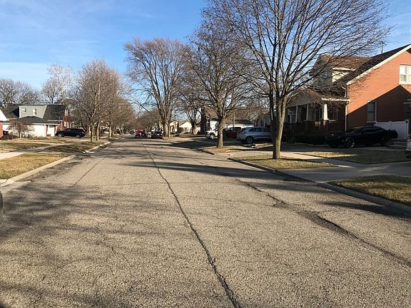 5th image of 15560 Angelique Ave