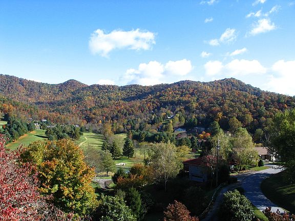 Awesome mountain & golf course views