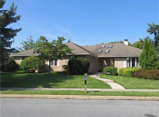 88 Madison Ln, Whitehall, PA 18052