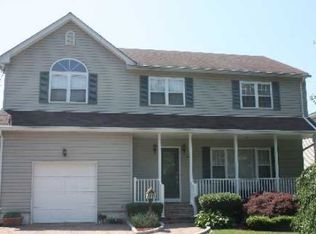 2056 Abbott Ave, Merrick, NY 11566