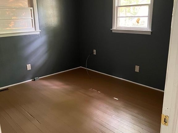 4th image of 135 Westover Dr