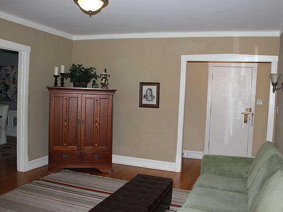 2nd image of 605 Washington Blvd APT 1N