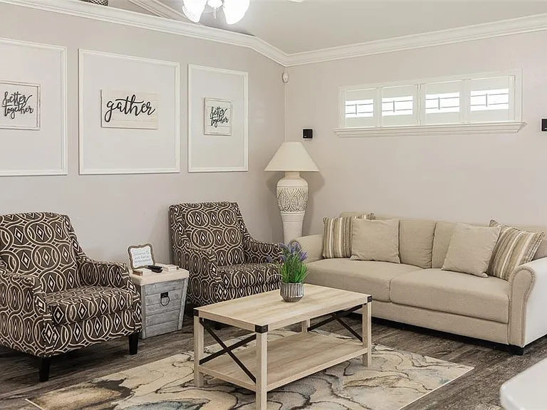 5864 Manchester Dr W — Photo 29