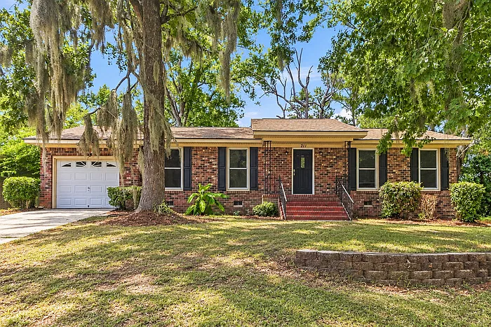 211 Kent Ct