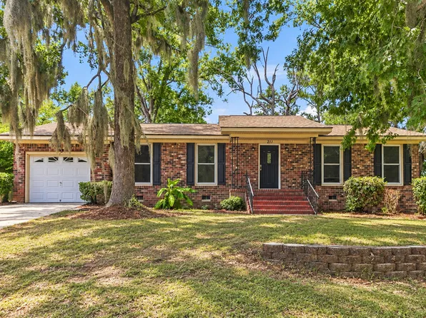 211 Kent Ct, Ladson, SC 29456
