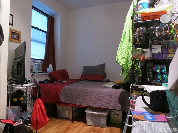 5th image of 2123 8th Ave APT 1B