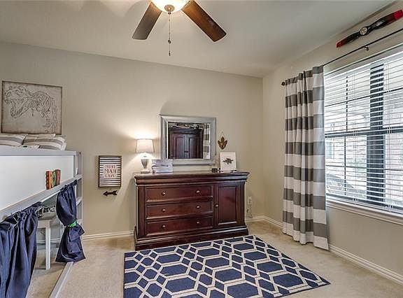 4th image of 1049 Saint Andrews Dr