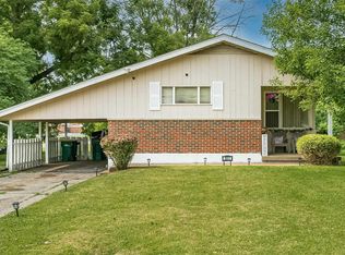 2201 Lovett Dr, Saint Louis, MO 63136