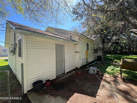 5th image of 803 Poplar St