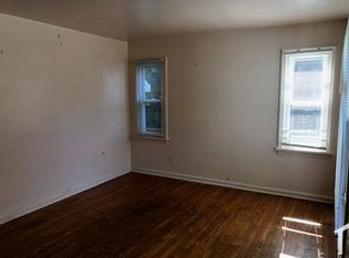 915 Vineshire Rd, Cleveland Heights, OH 44121