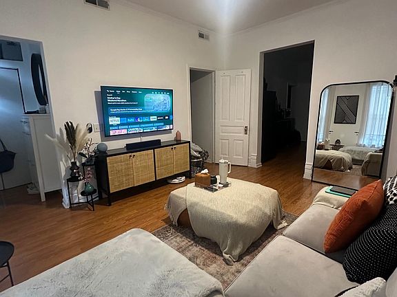 4th image of 1867 N Sheffield Ave Floor 1
