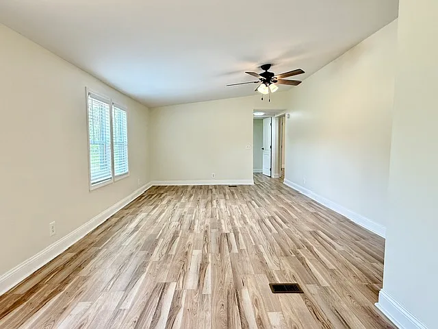2729 Southern Aire Rd — Photo 2
