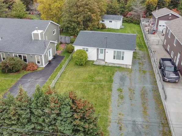 22 Kennedys Road, Conception Bay South, NL A1X4C1