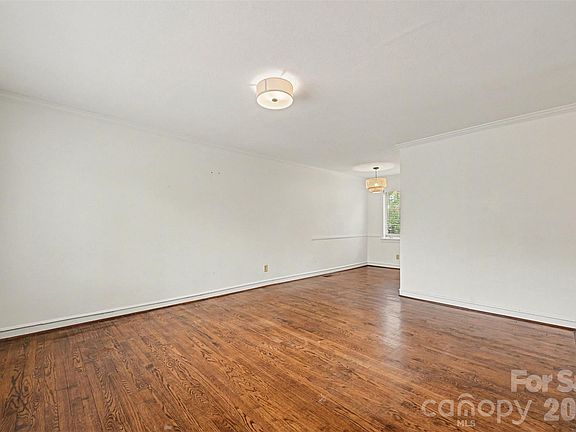 5th image of 1811 Lynnwood Dr