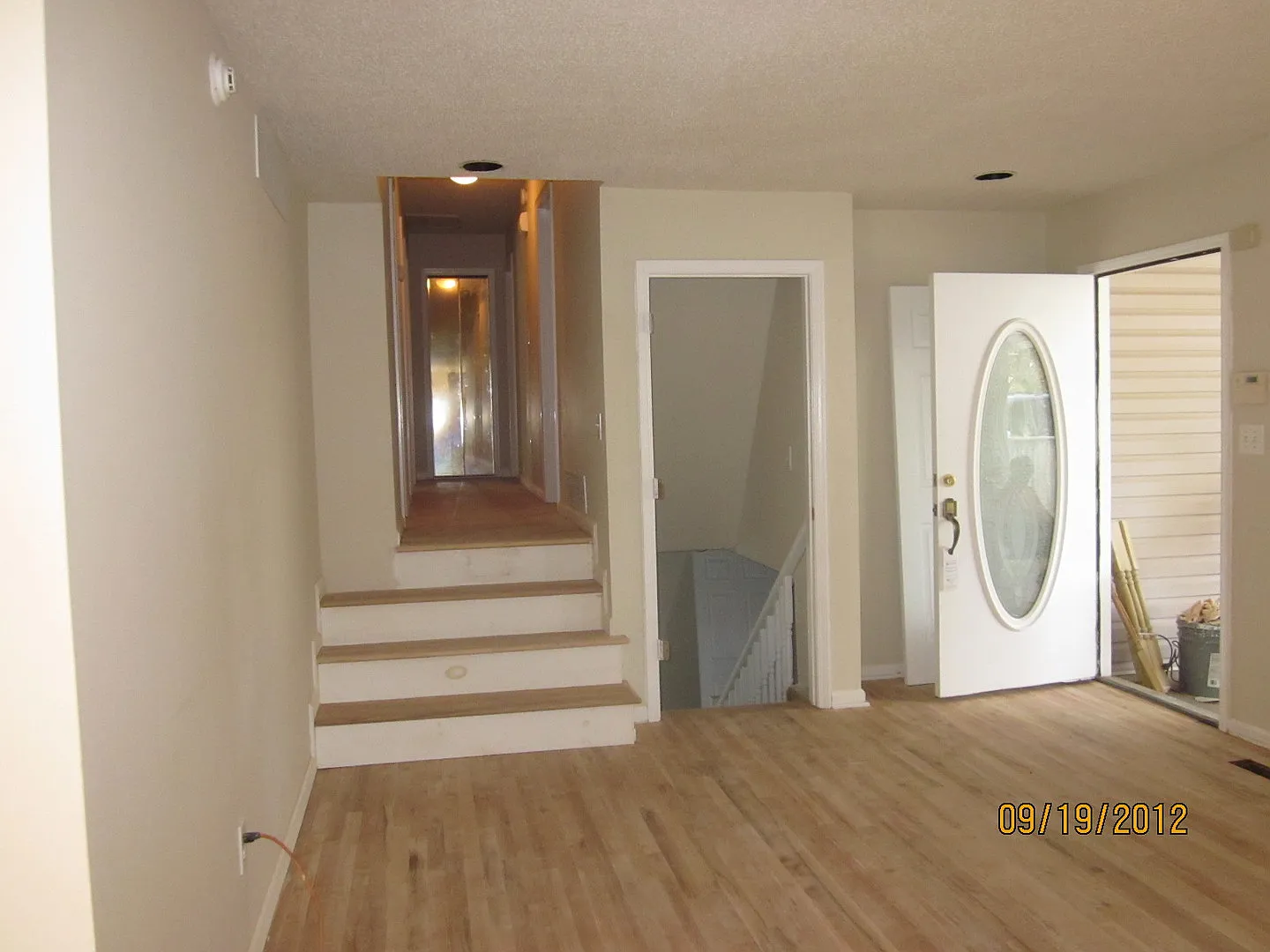 Gorgeous 4 bedroom 2 bath home — Photo 3