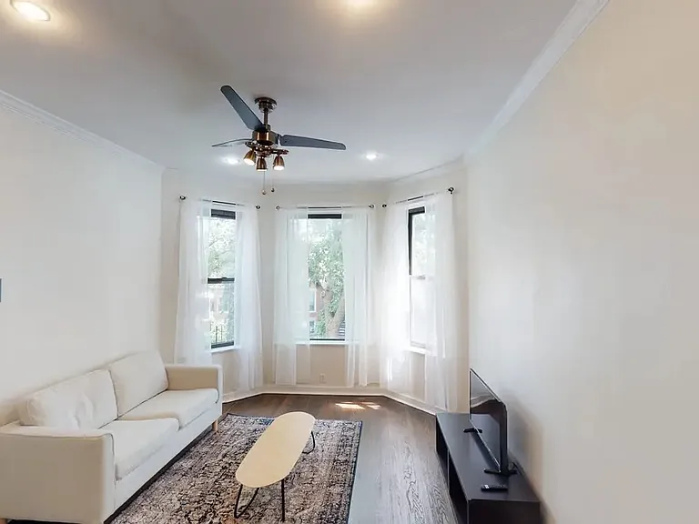 2430 N Spaulding Ave #2 — Photo 3