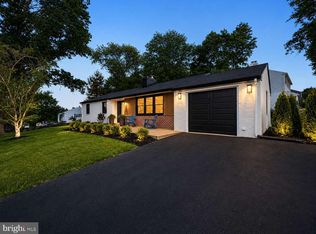 800 Falcon Ln, West Chester, PA 19382