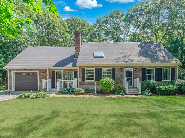 35 Meadow Haven Drive, Mashpee, MA 02649