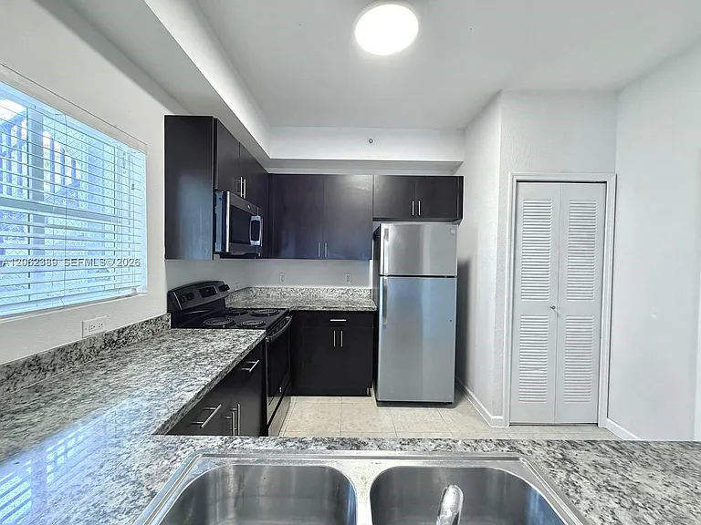 3417 W 80th St #108 — Photo 8