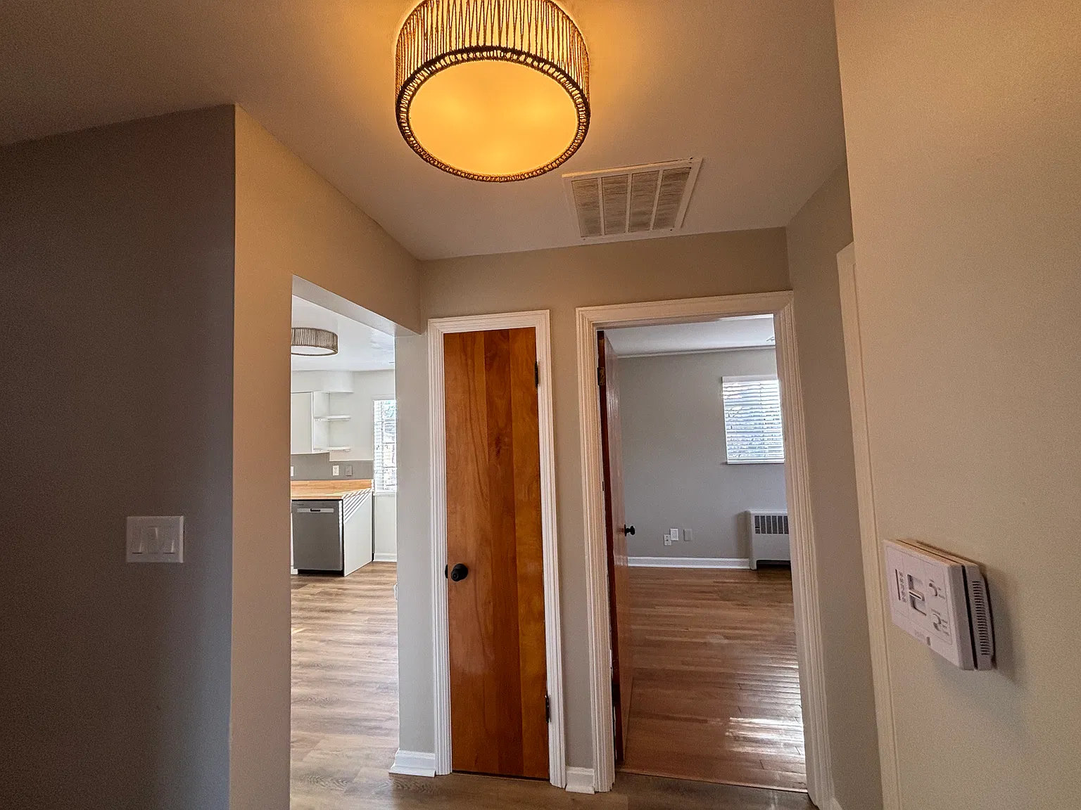 3 bed, 1300 sqft, $1,600 — Photo 3