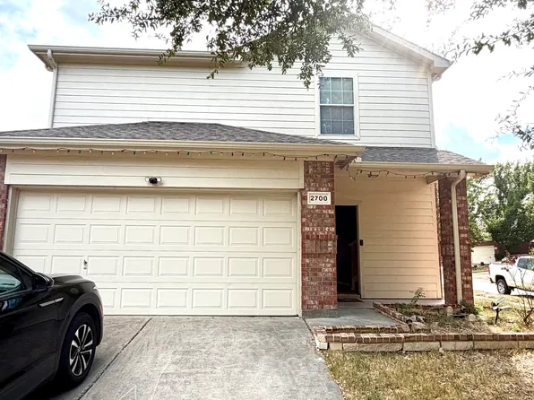 2700 Mountain Lion Dr, Fort Worth, TX 76244