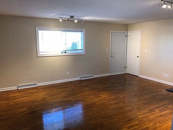 3rd image of 2718-2720 S Stewart Ave