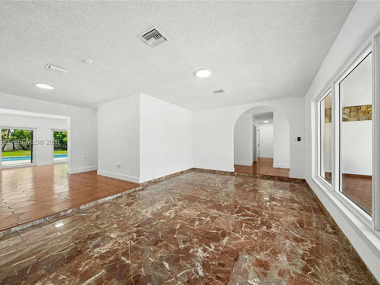 220 NW 130th Ave — Photo 16