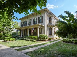 221 E Elm St, Granville, OH 43023