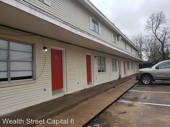 5th image of 200 Bower Dr APT 4