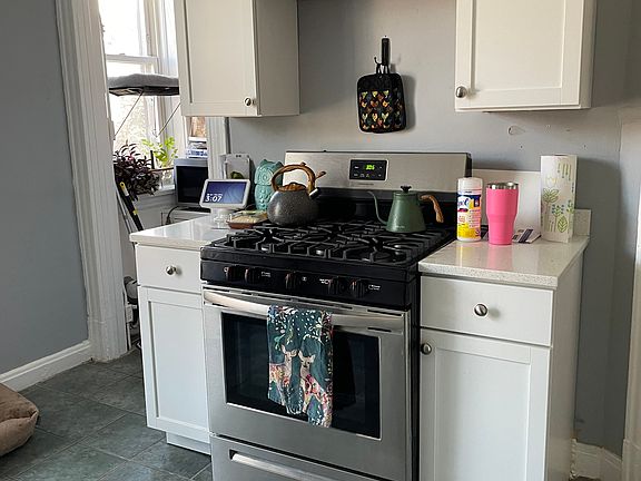 3rd image of 4032 N Wolcott Ave #2F