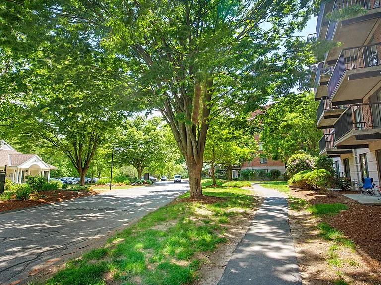 Andover Place Apartment Homes — Photo 4