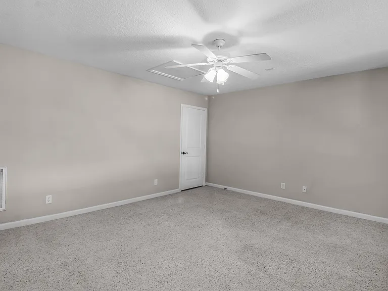 125 Ventura Pl — Photo 28