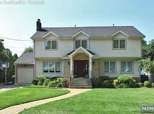542 Ogden Ave, Teaneck, NJ 07666