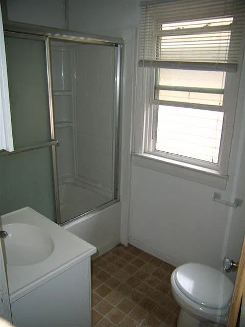 4 bed, 1.5 bath, 1429 sqft, $2,495 — Photo 3