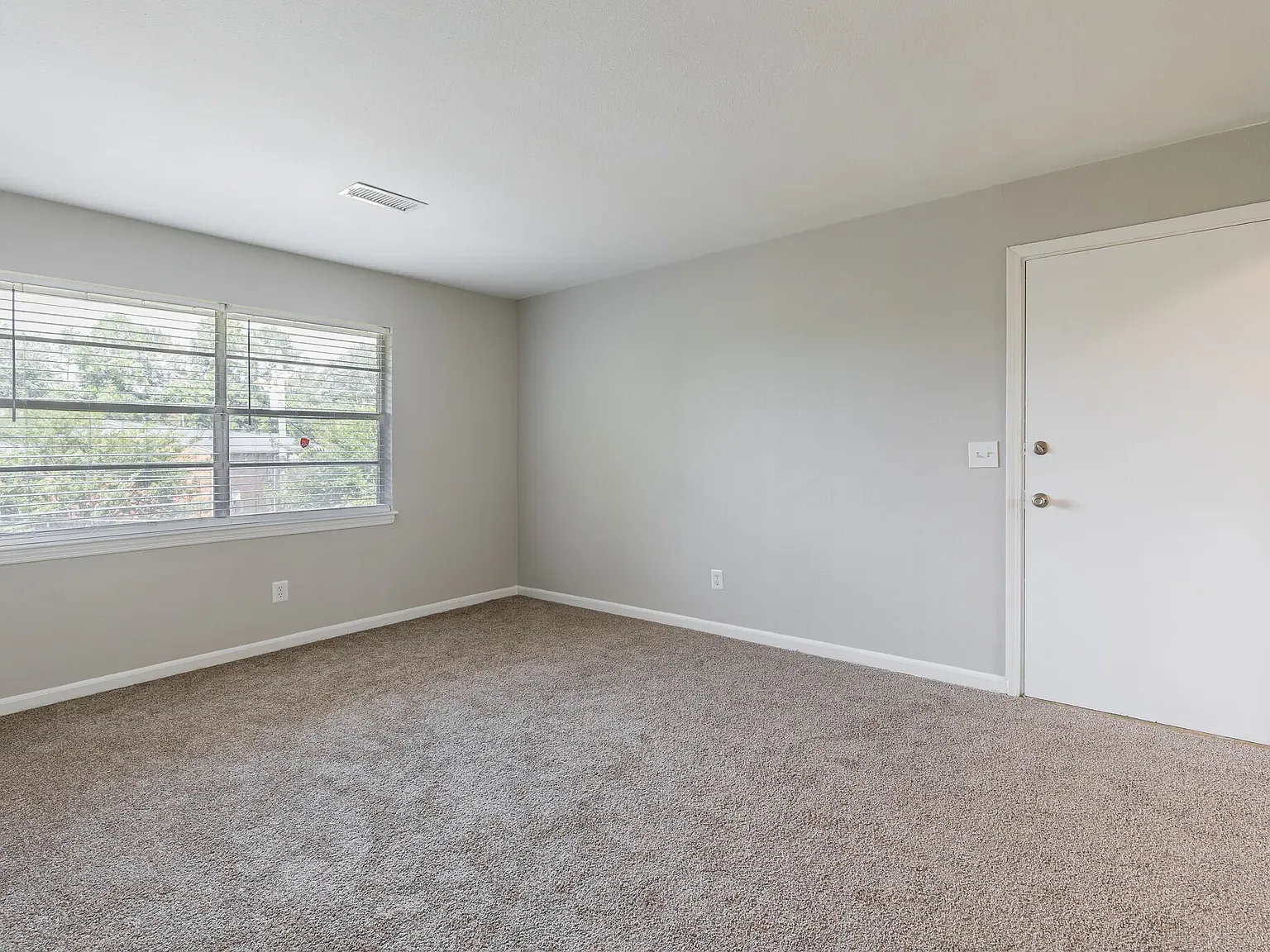 Donnelly Court — Photo 4