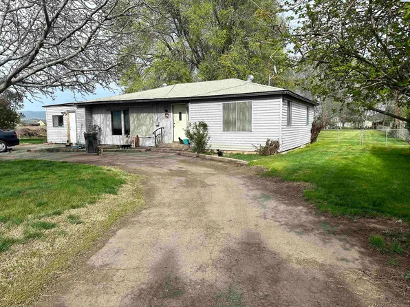1122 McClain Dr, Sunnyside, WA 98944